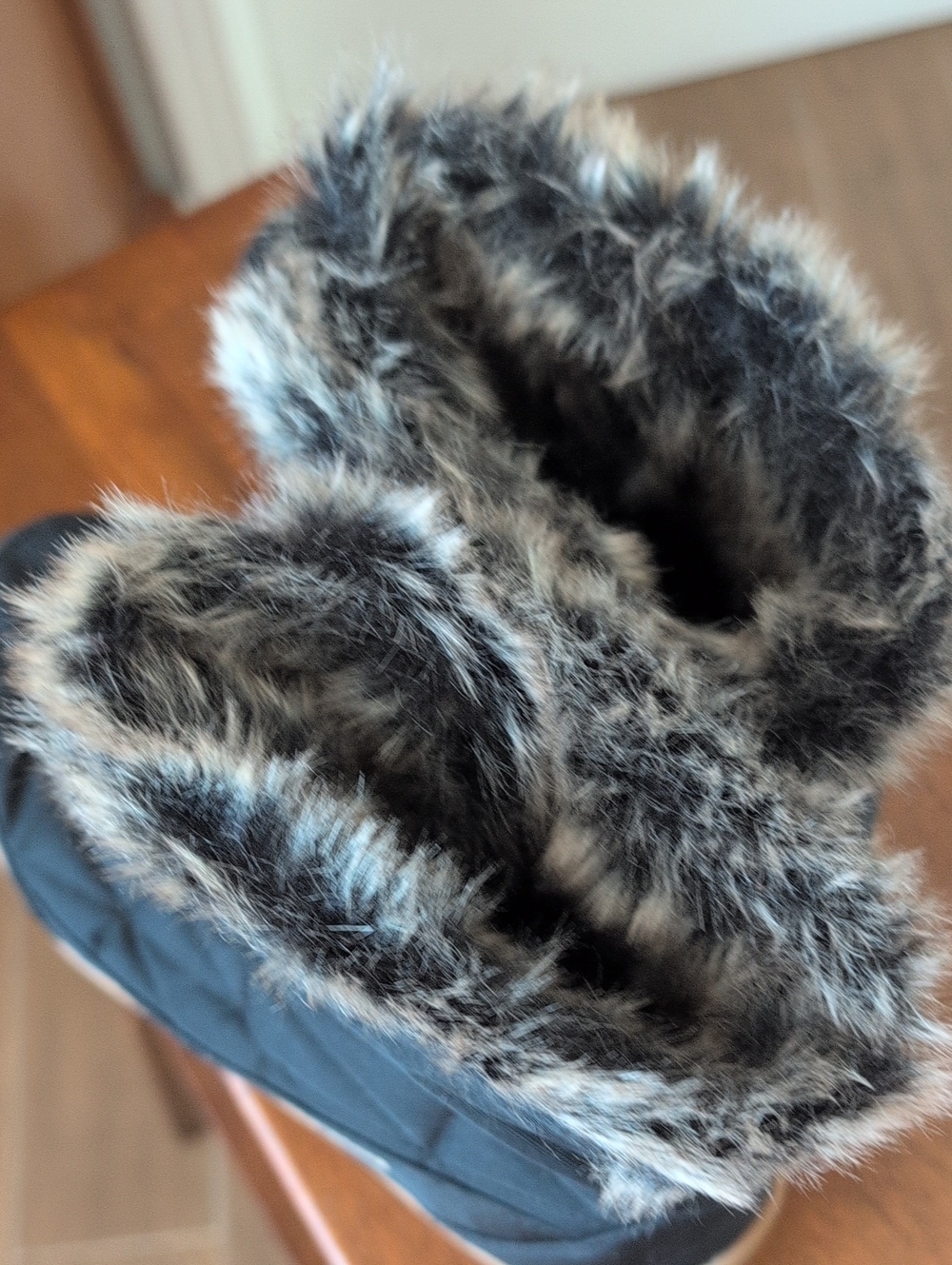 Columbia Minx Shorty Women's Black Waterproof Winter Boots with Faux Fur Trim 9 - Picture 7 of 10